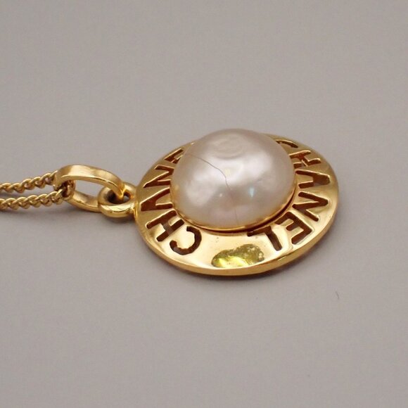 CHANEL CC Logo Imitation Pearl Chain Pendant Necklace Gold France 32RL269 - Picture 14 of 15